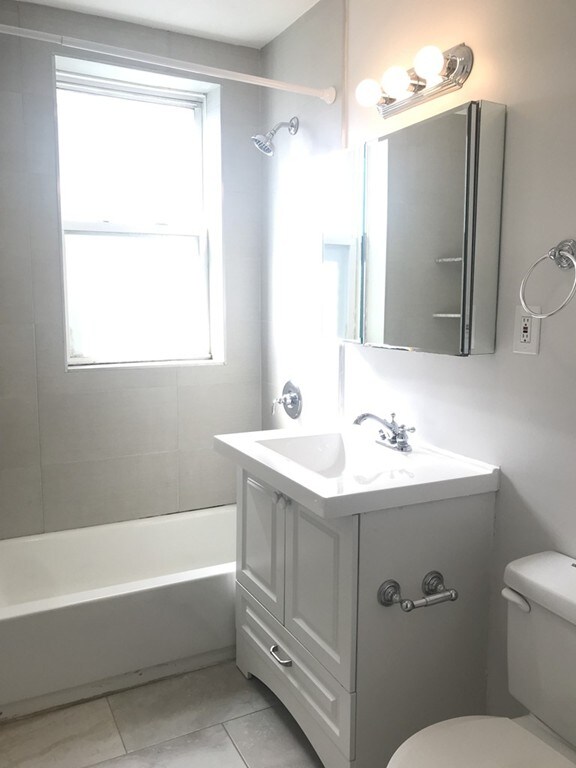 70 Bellingham St unit 4, Chelsea, MA 02150 - photo 5