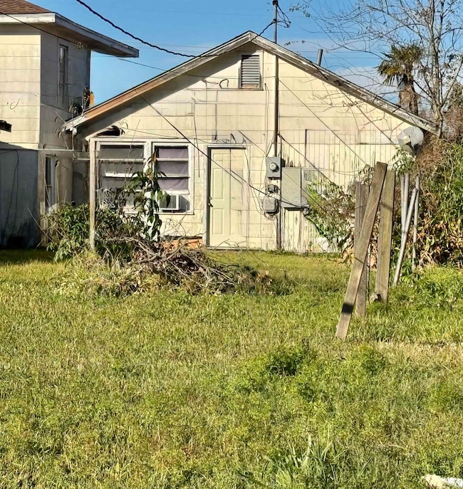 1301 & 1301 1/2 Bourg St, Houma, LA 70364 - photo 2