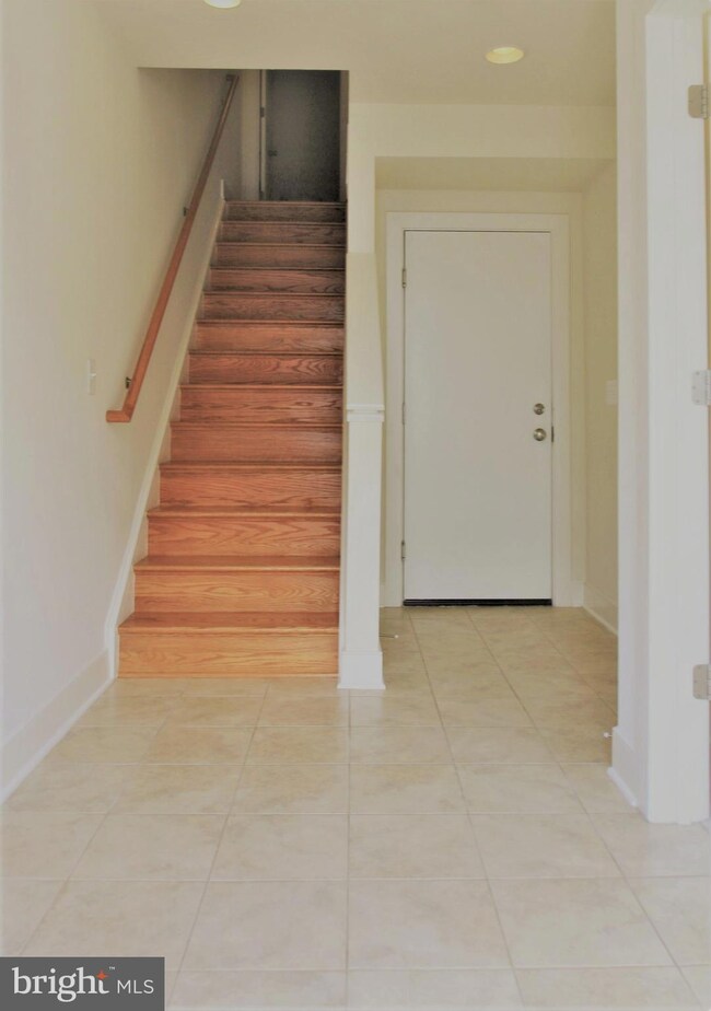 810 N Alfred St, Alexandria, VA 22314 - photo 2