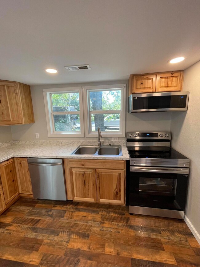 Kitchen 2 (2)