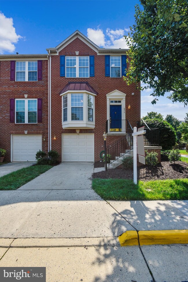 2017 Madrillon Springs Ct, Vienna, VA 22182 - photo 3