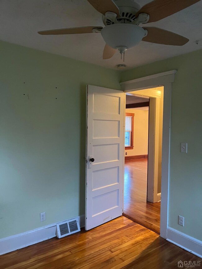 117 Emerson Ave, Middlesex, NJ 08846 - photo 7