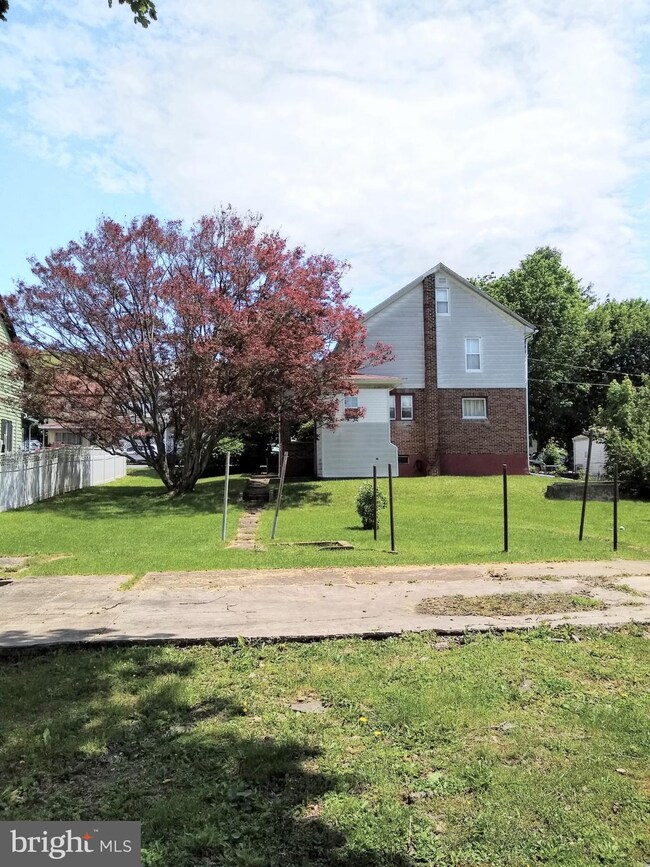 409 Catherine St, Ashland, PA 17921 - photo 5