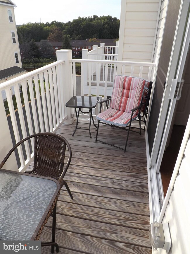 3011 Chesapeake Dr, Dumfries, VA 22026 - photo 4