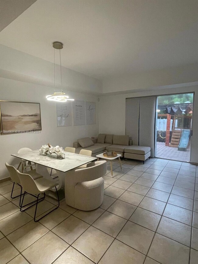 11030 NW 43rd Terrace, Doral, FL 33178 - photo 6