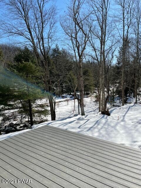 209 Surrey Dr, Hawley, PA 18428 - photo 2