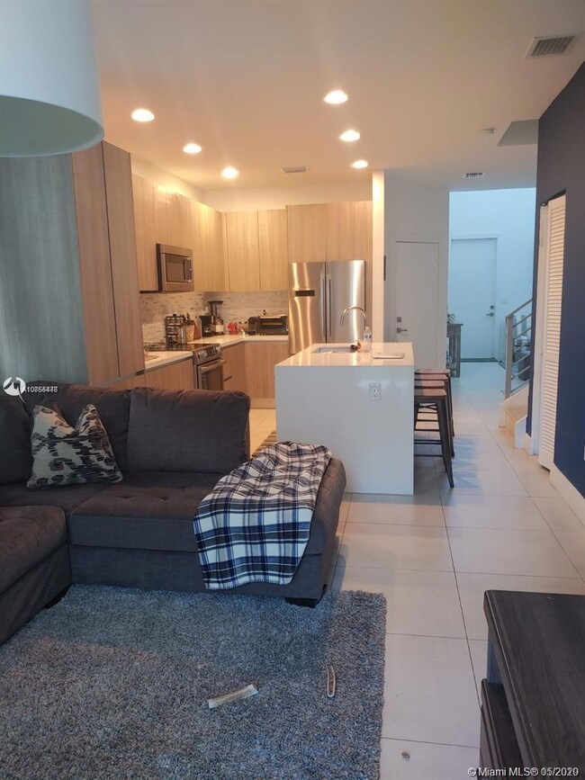 10250 NW 72nd St, Doral, FL 33178 - photo 2