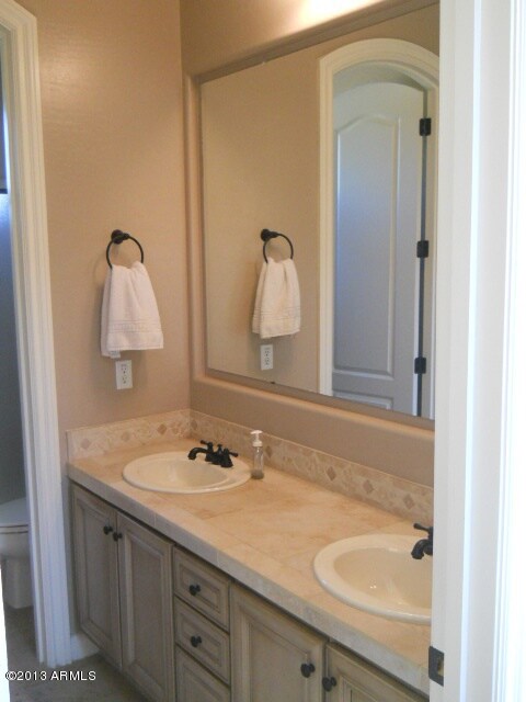 2ND BATHROOM