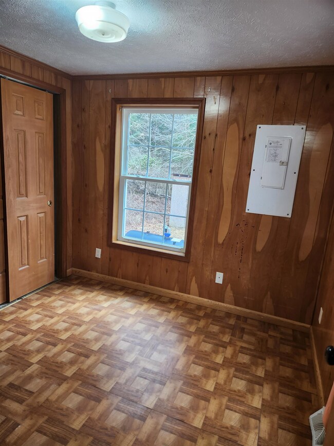 106 Lat Ln, Swanzey, NH 03446 - photo 7