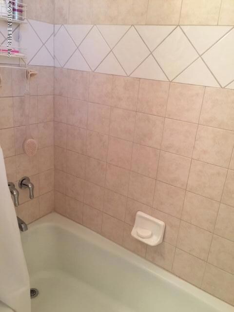 5051 Chadroe Rd, Jacksonville, FL 32210 - photo 6