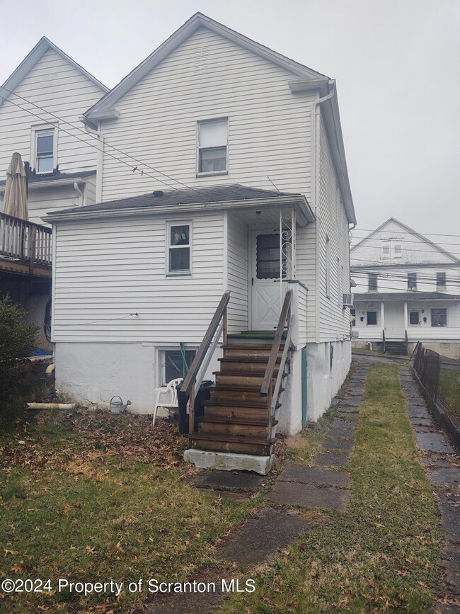 37 Poplar St, Plains, PA 18705 - photo 2