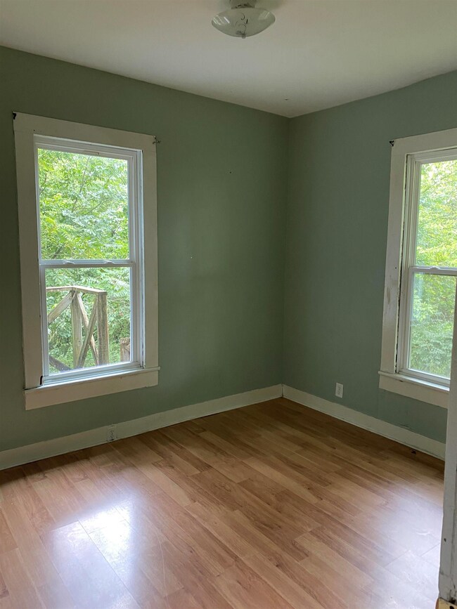 1110 E Limestone St, Florence, AL 35630 - photo 4