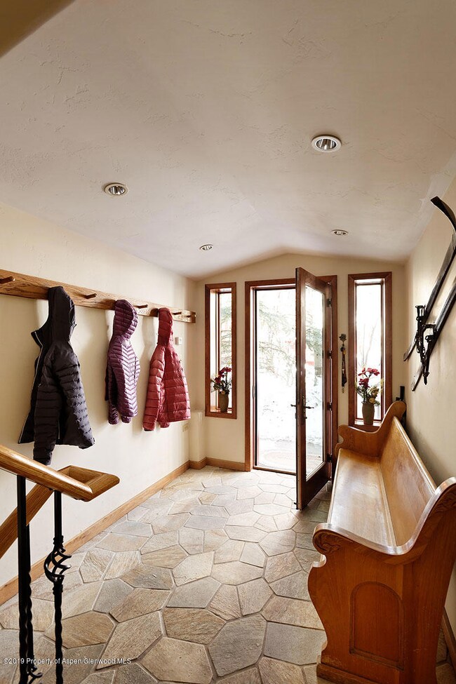 1295RiversideDr_WEB020