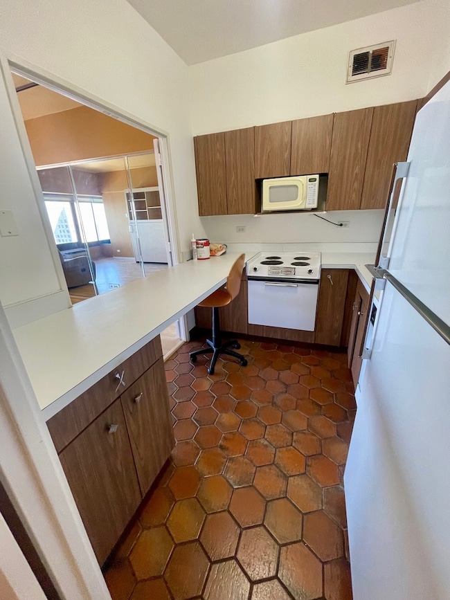 175 E Delaware Place unit 5108, Chicago, IL 60611 - photo 6