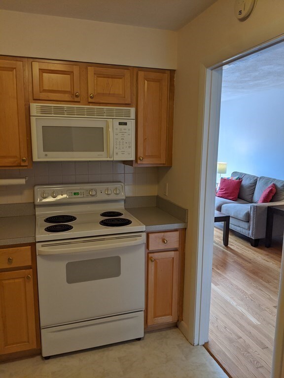 245 Lafayette St unit 3F, Salem, MA 01970 - photo 4