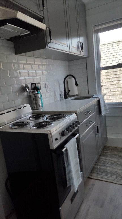 12 Carroll Ave unit 2, Newport, RI 02840 - photo 4