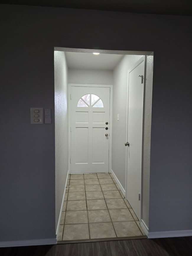 6052 Blueridge Dr, Watauga, TX 76148 - photo 2