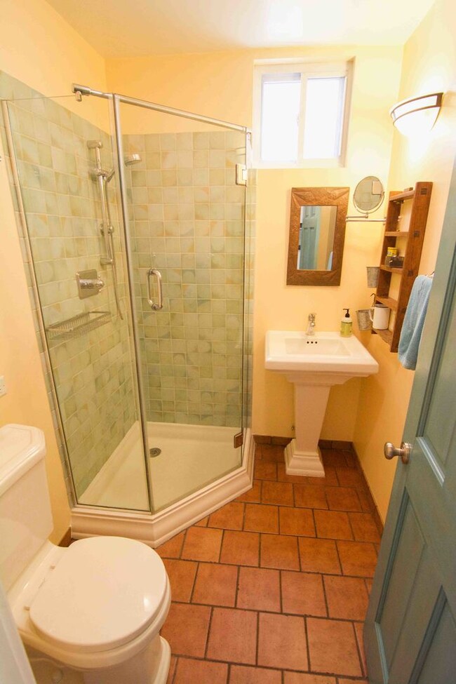 2931 N Gresham Ave, Chicago, IL 60618 - photo 7