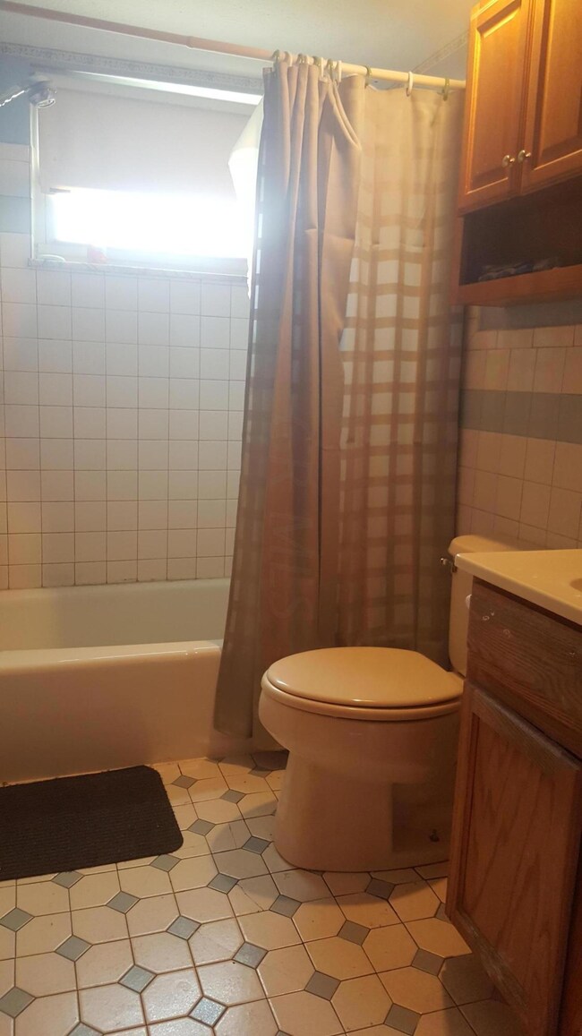 1863 Northcliff Dr, Columbus, OH 43229 - photo 4