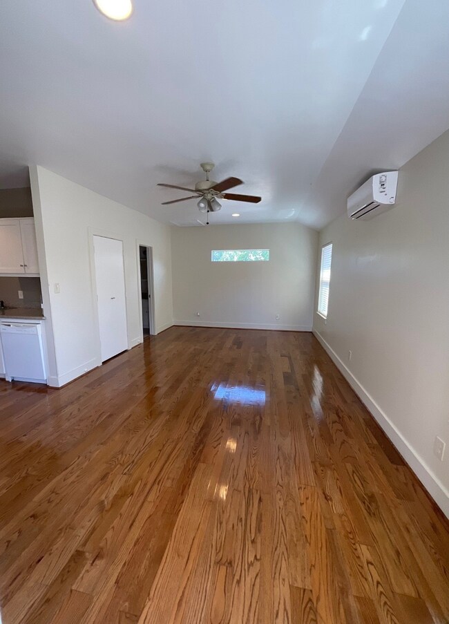 606 Aurora St unit Gar Apt, Houston, TX 77008 - photo 3