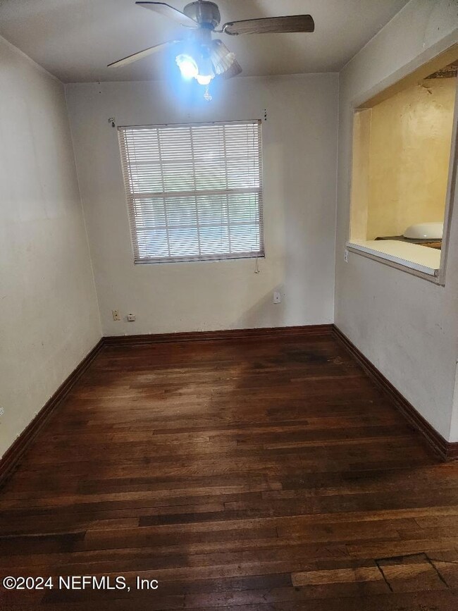 Herrick Dining Room to kitchen