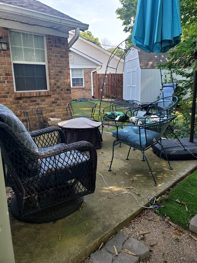 1065 Ina Cir, Franklin, IN 46131 - photo 5