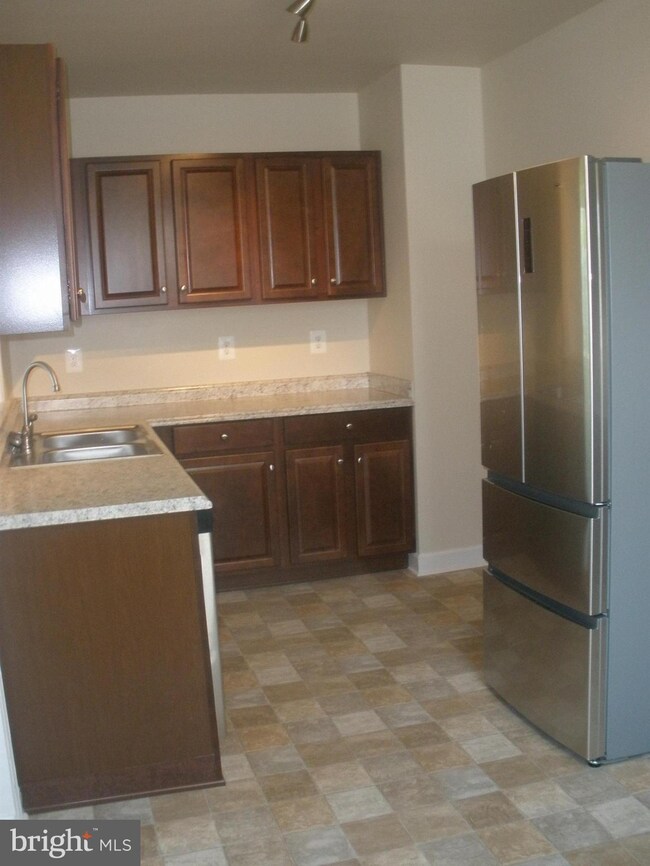 1017 Fairview Rd, Hagerstown, MD 21742 - photo 6