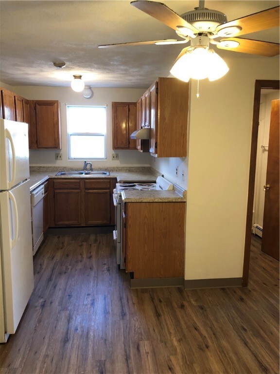 1060 Douglas Ave unit 2, Providence, RI 02904 - photo 3