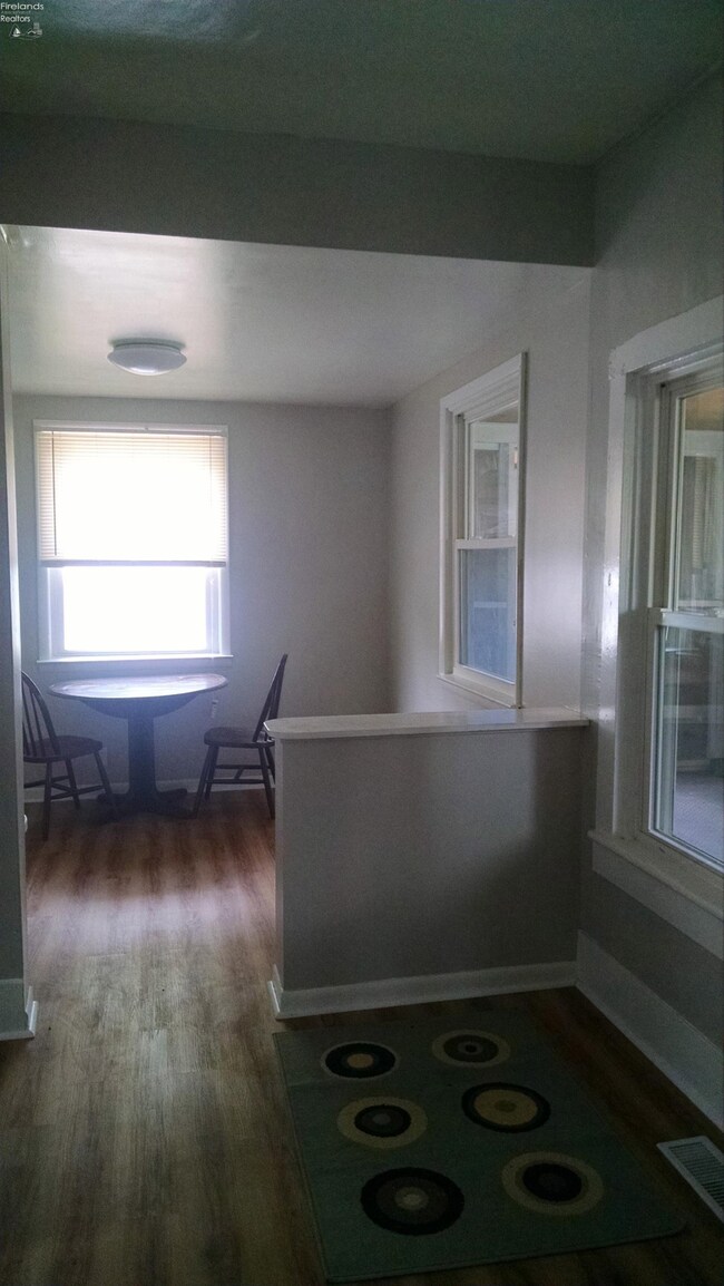 424 W Third (3rd) St, Port Clinton, OH 43452 - photo 5