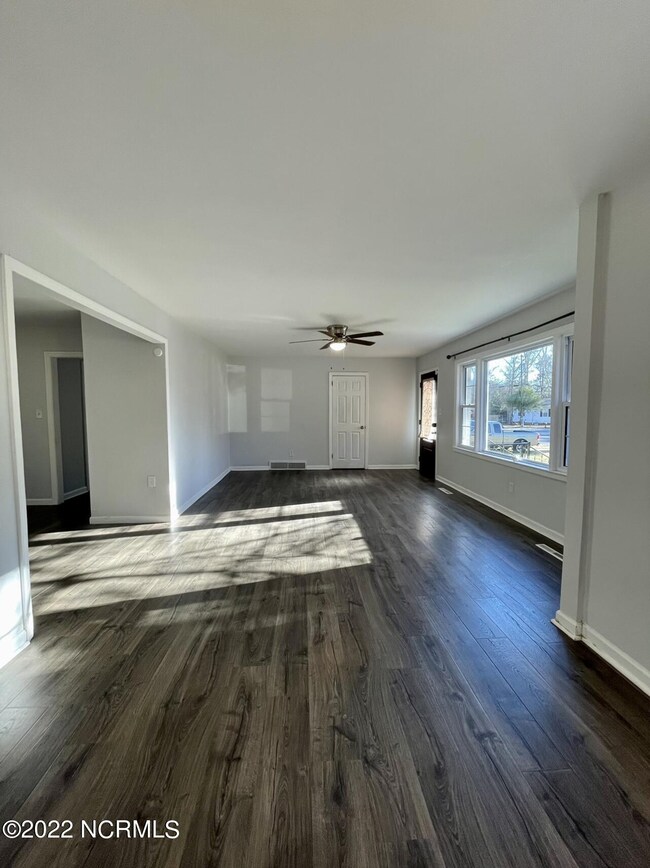 109 Dogwood Dr, Jacksonville, NC 28540 - photo 7