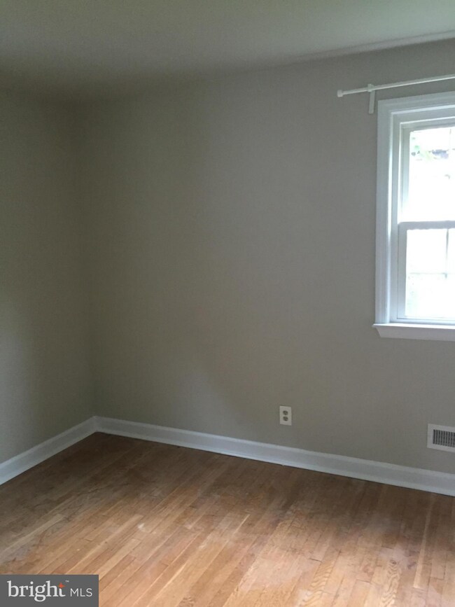 10612 Wheatley St, Kensington, MD 20895 - photo 7