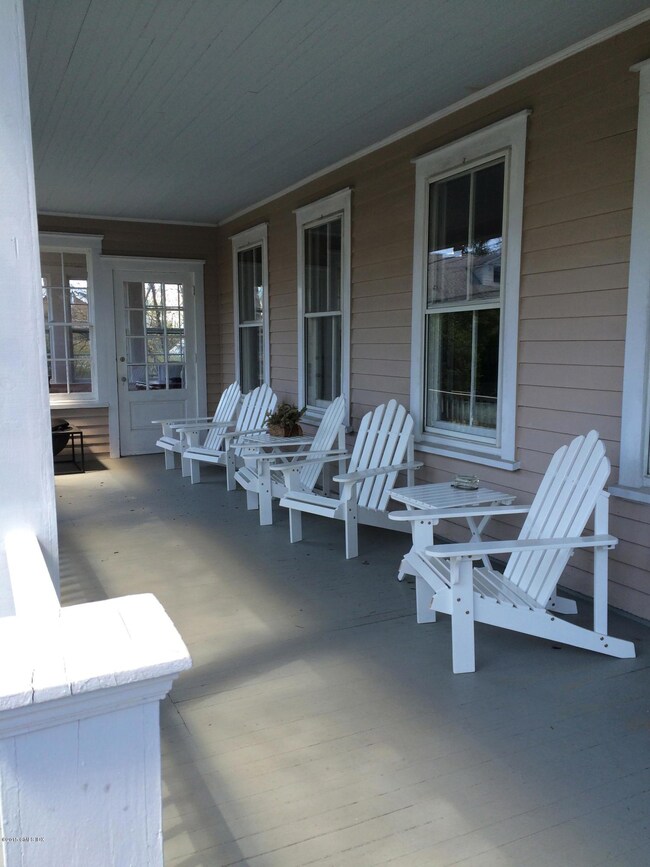 35 Rockview Dr, Greenwich, CT 06830 - photo 3