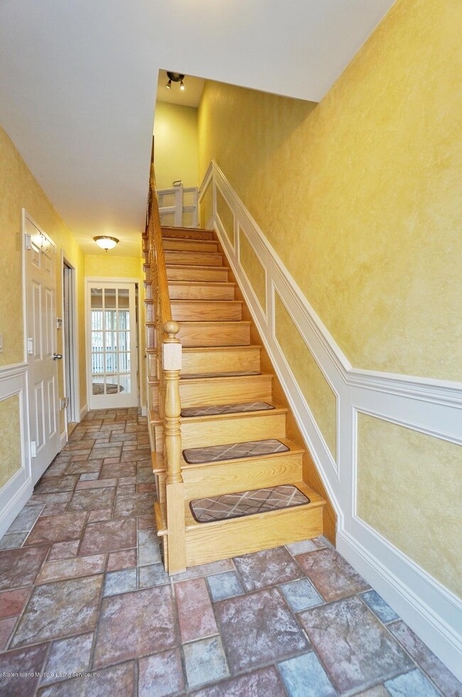 (2) ENTRY FOYER