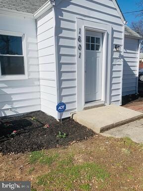 1601 Pacific Ave, Capitol Heights, MD 20743 - photo 2
