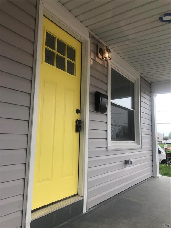 128 W 2nd St, Alburtis, PA 18011 - photo 2