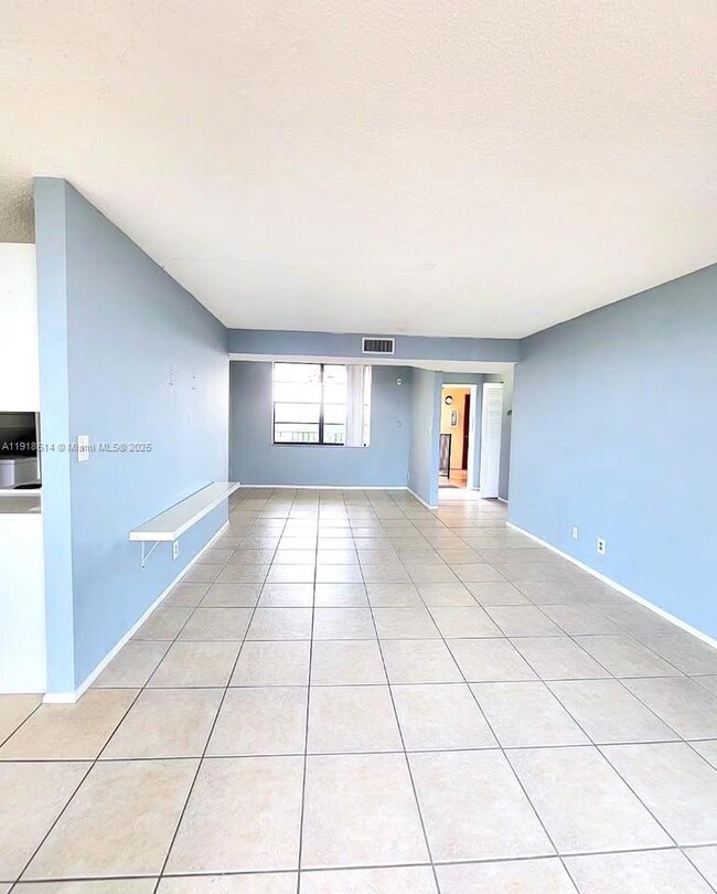 3400 Blue Lake Dr unit 504, Pompano Beach, FL 33064 - photo 2