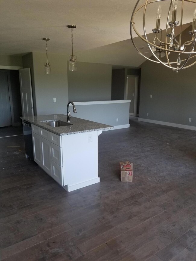 821 E Crystal Ave, Nixa, MO 65714 - photo 2