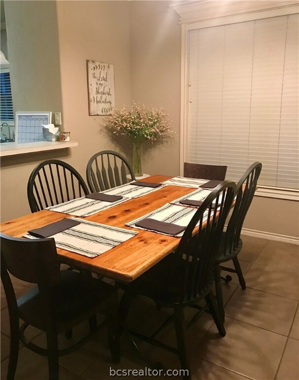 1703 N Bardell Ct, College Station, TX 77840 - photo 3