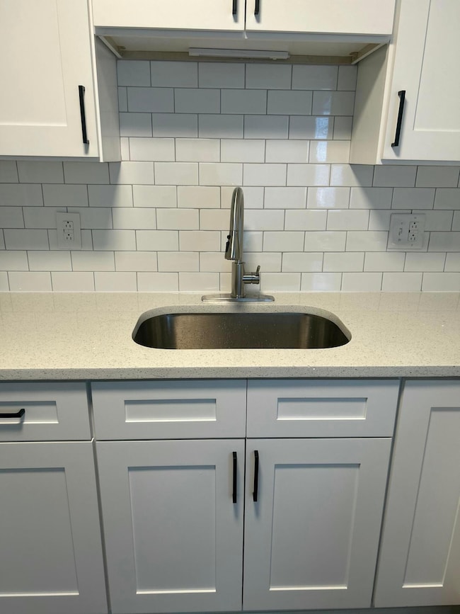 1975 Dunbar Dr unit F, Columbus, OH 43224 - photo 2