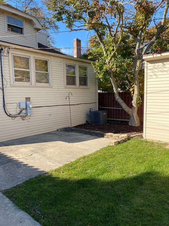 739 Hull Ave, Westchester, IL 60154 - photo 4