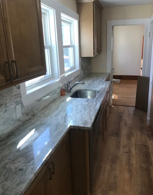 212 Robbins St unit 212, Waltham, MA 02453 - photo 2