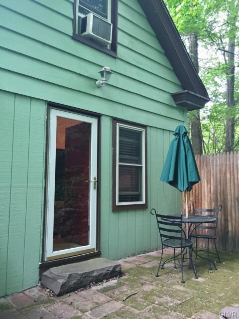 910 Laurel St, Jim Thorpe, PA 18229 - photo 4