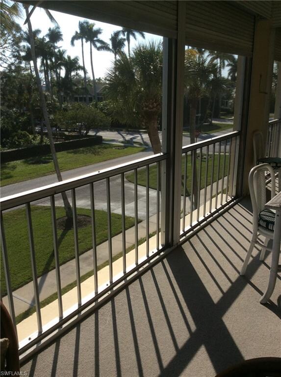 1051 3rd St S unit 306, Naples, FL 34102 - photo 4