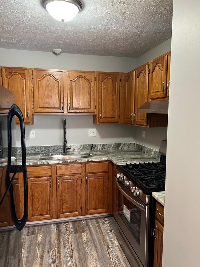 23 McElwain St unit 4, Merrimack, NH 03054 - photo 3