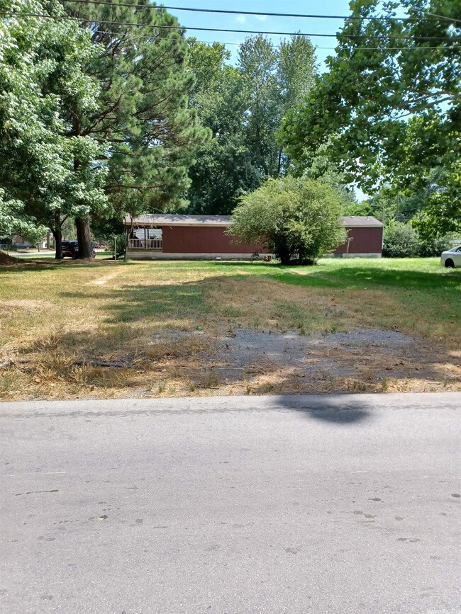 1302 S Rose, Stuttgart, AR 72160 - photo 2