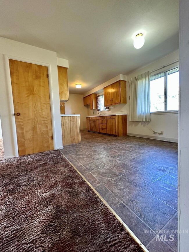 2675 Brentwood Ave, Burley, ID 83318 - photo 4