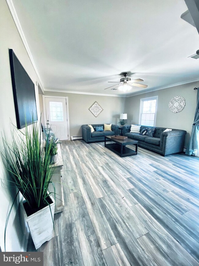 330 Appletree Dr, Levittown, PA 19055 - photo 7