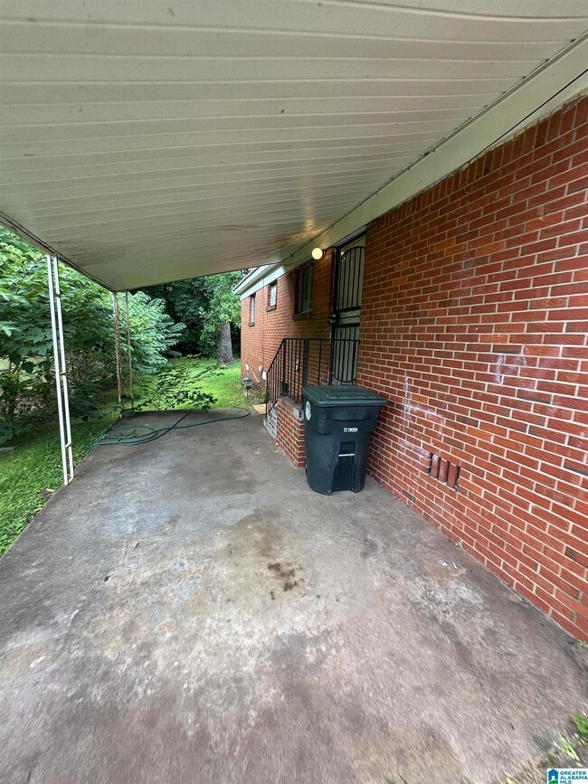 1657 18th Way SW, Birmingham, AL 35211 - photo 3