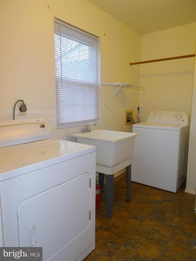 1206 Rock Hill Rd, Pasadena, MD 21122 - photo 6