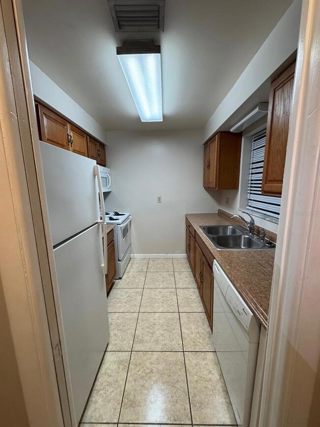 2050 Oleander Blvd unit 4203, Fort Pierce, FL 34950 - photo 4